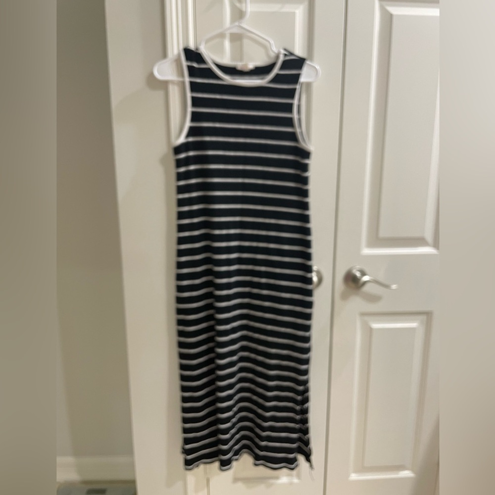 Sleeveless dress size S